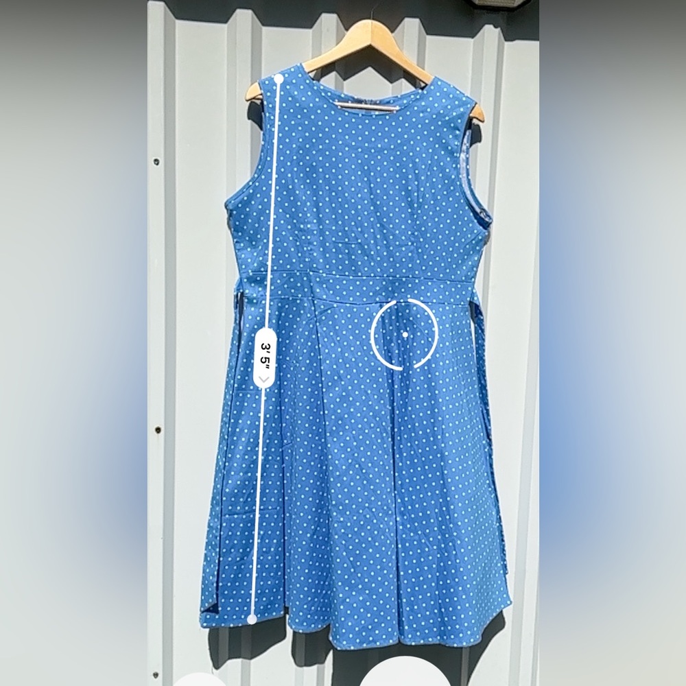 Sleeveless flare dress - Picture 8 of 9